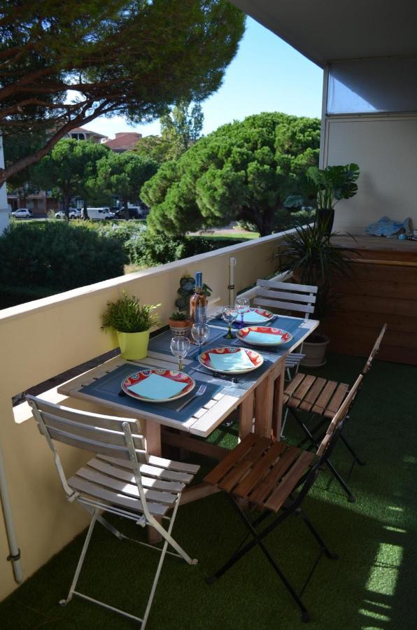 Charmant Appartement A 350M De La Plage Et Du Port Fréjus Exteriör bild