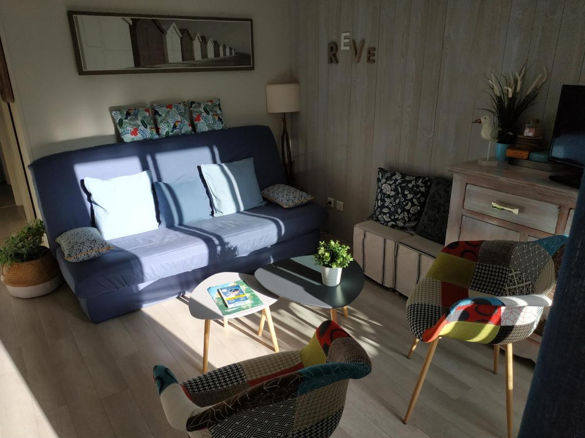 Charmant Appartement A 350M De La Plage Et Du Port Fréjus Exteriör bild